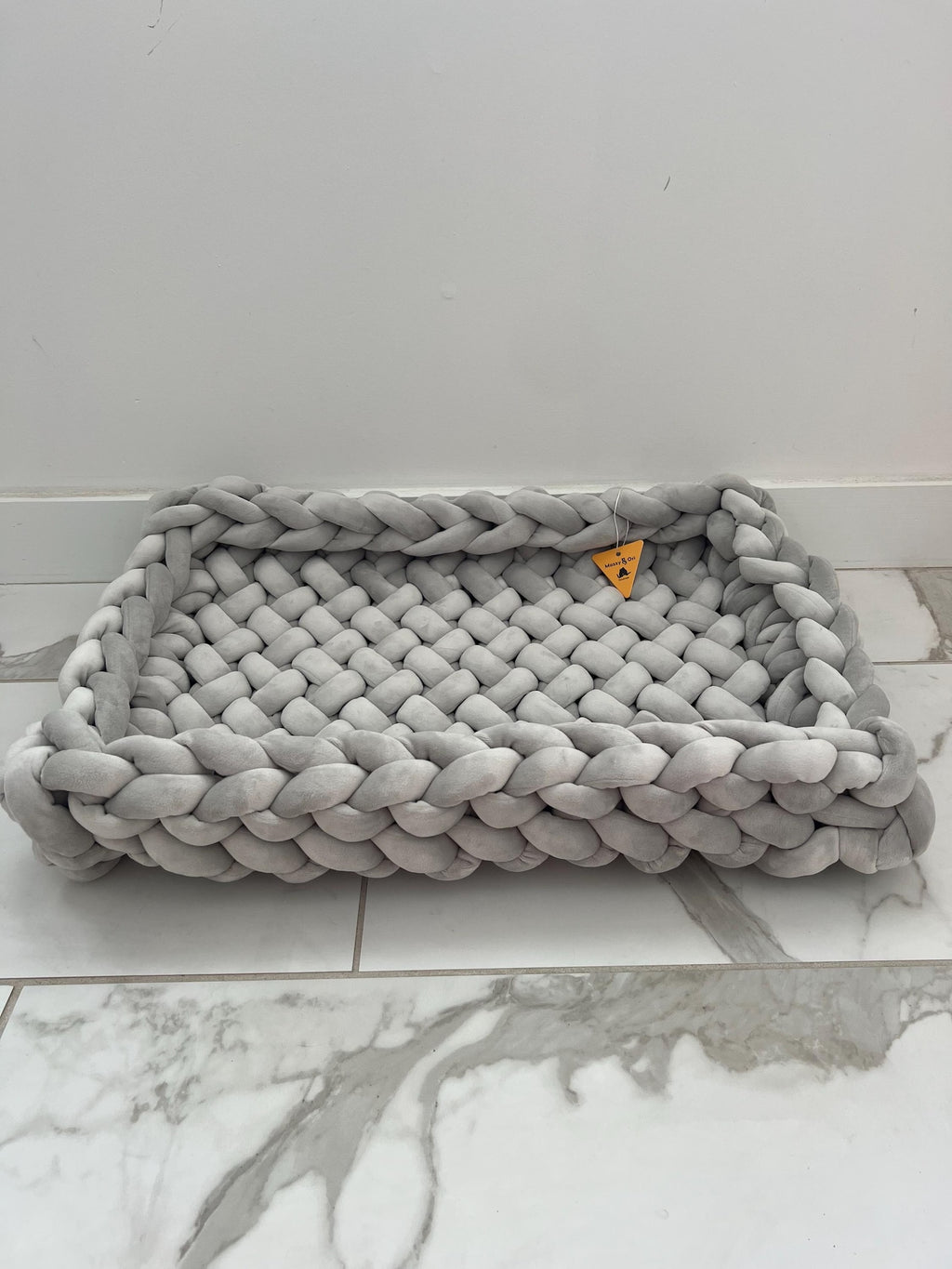 Fury Stitch® Handgestricktes Samt-Katzenbett | Orthopädisches Kuschelnest