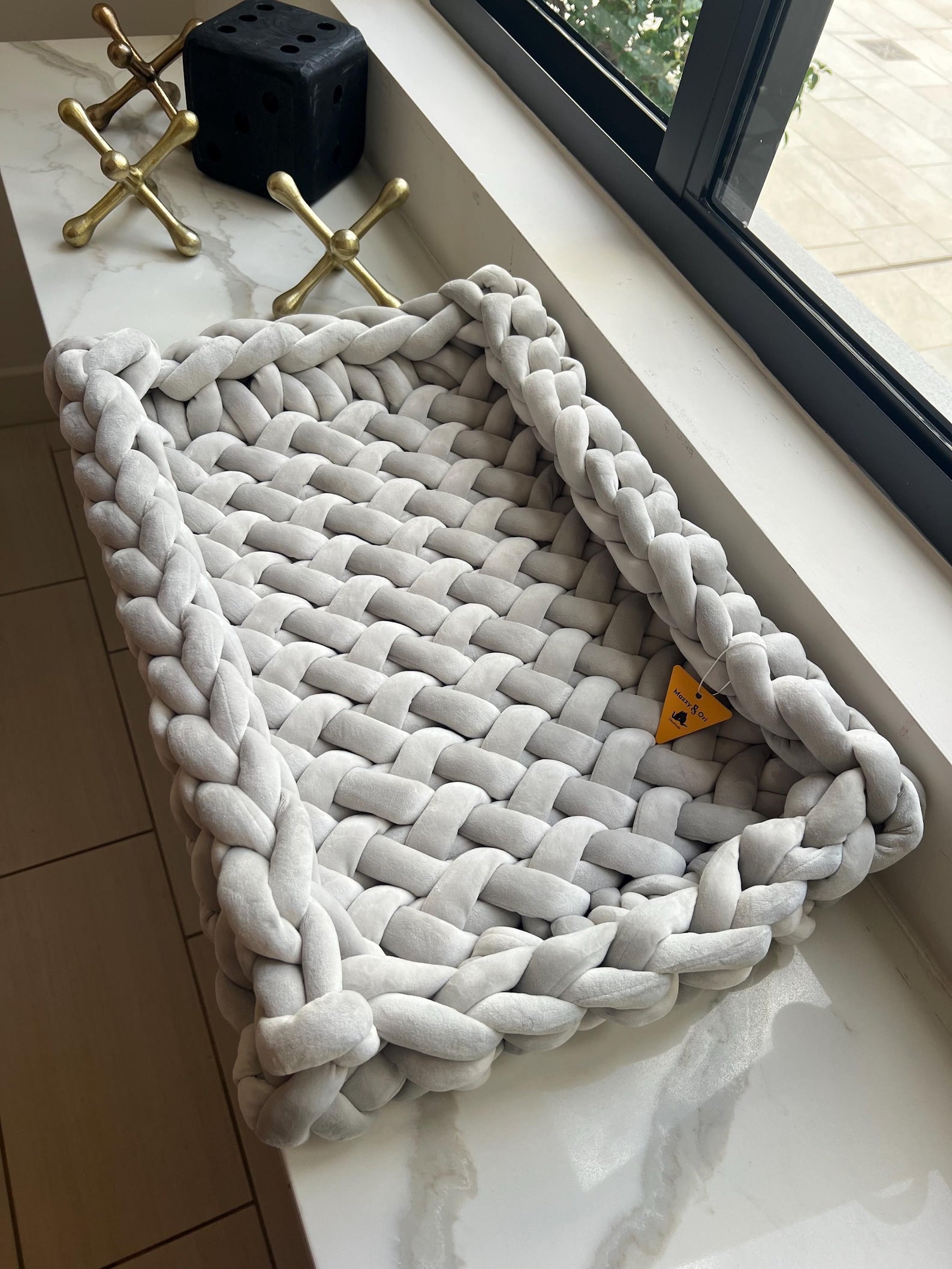 Fury Stitch® Handgestricktes Samt-Katzenbett | Orthopädisches Kuschelnest