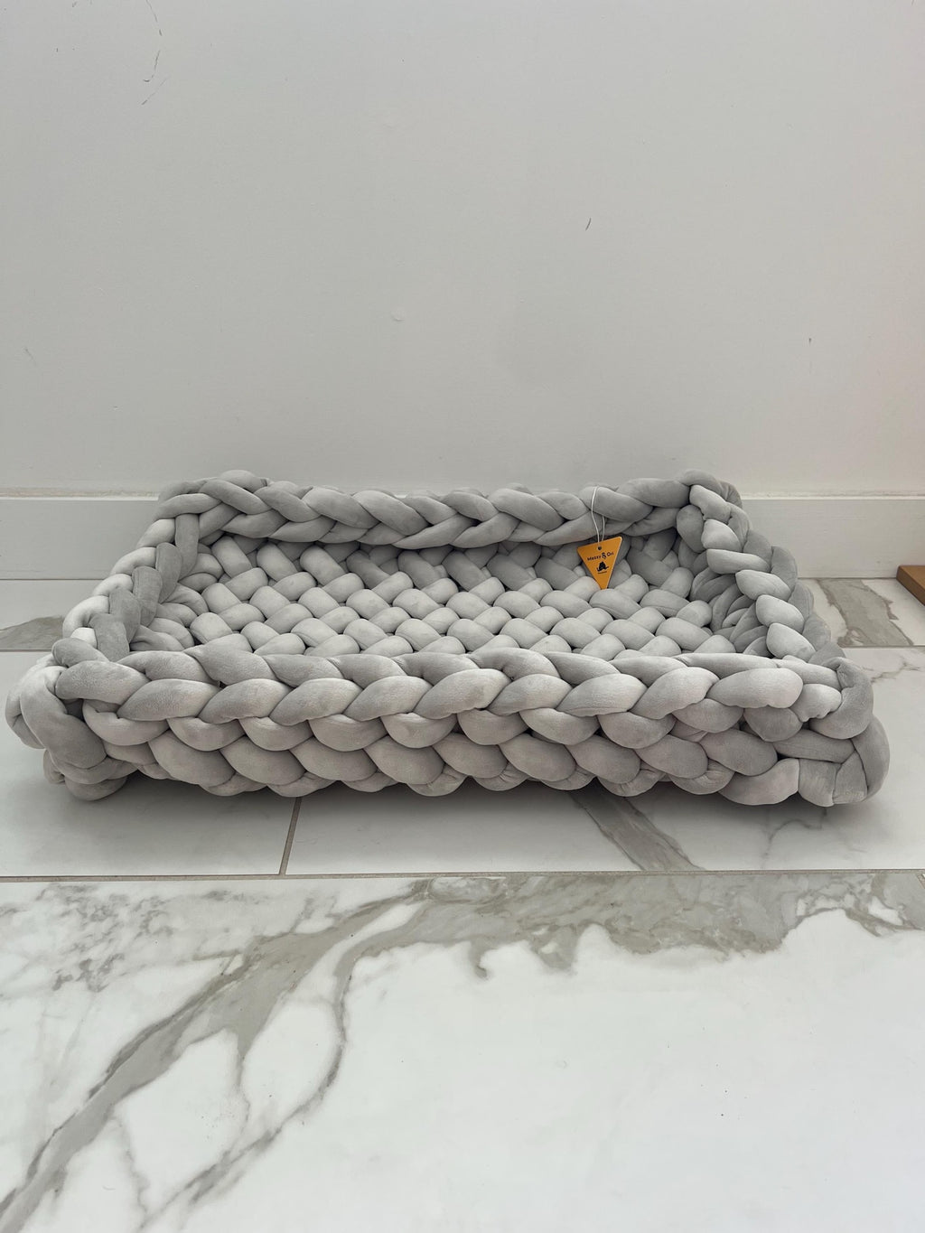 Fury Stitch® Handgestricktes Samt-Katzenbett | Orthopädisches Kuschelnest