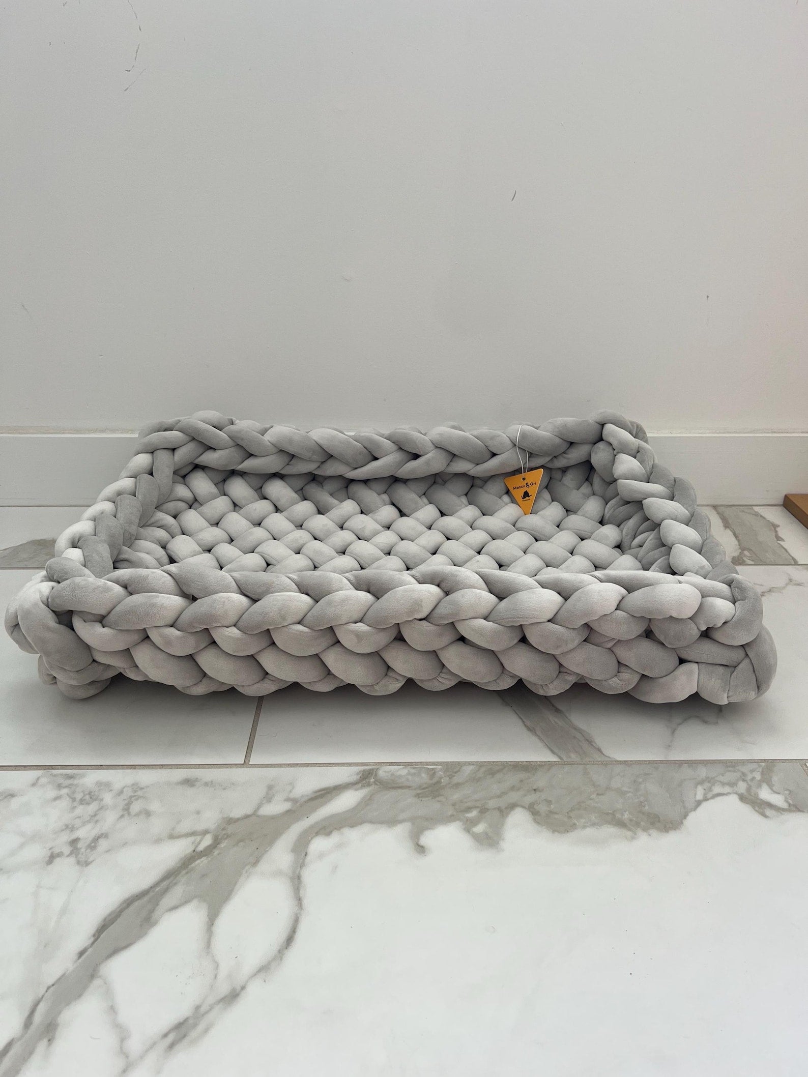 Fury Stitch® Handgestricktes Samt-Katzenbett | Orthopädisches Kuschelnest