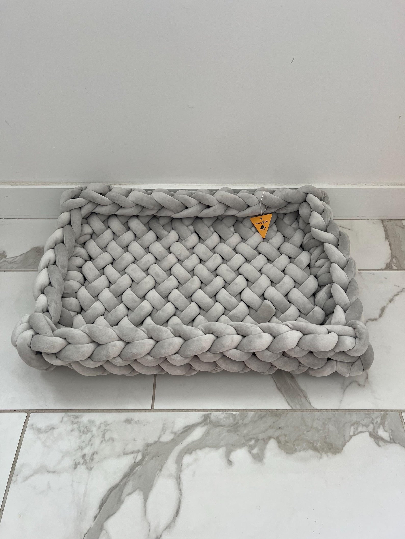 Fury Stitch® Handgestricktes Samt-Katzenbett | Orthopädisches Kuschelnest