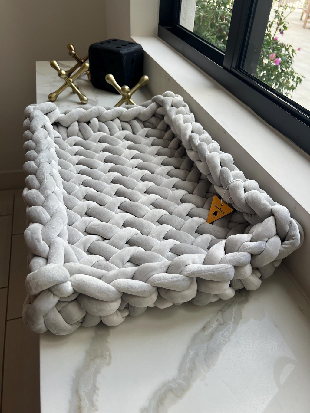Fury Stitch® Handgestricktes Samt-Katzenbett | Orthopädisches Kuschelnest
