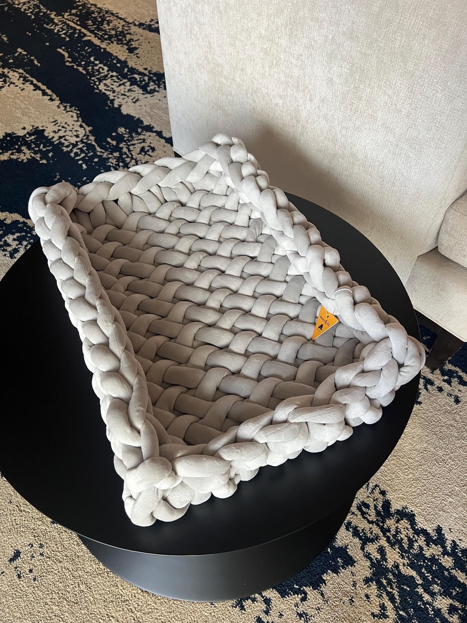 Fury Stitch® Handgestricktes Samt-Katzenbett | Orthopädisches Kuschelnest