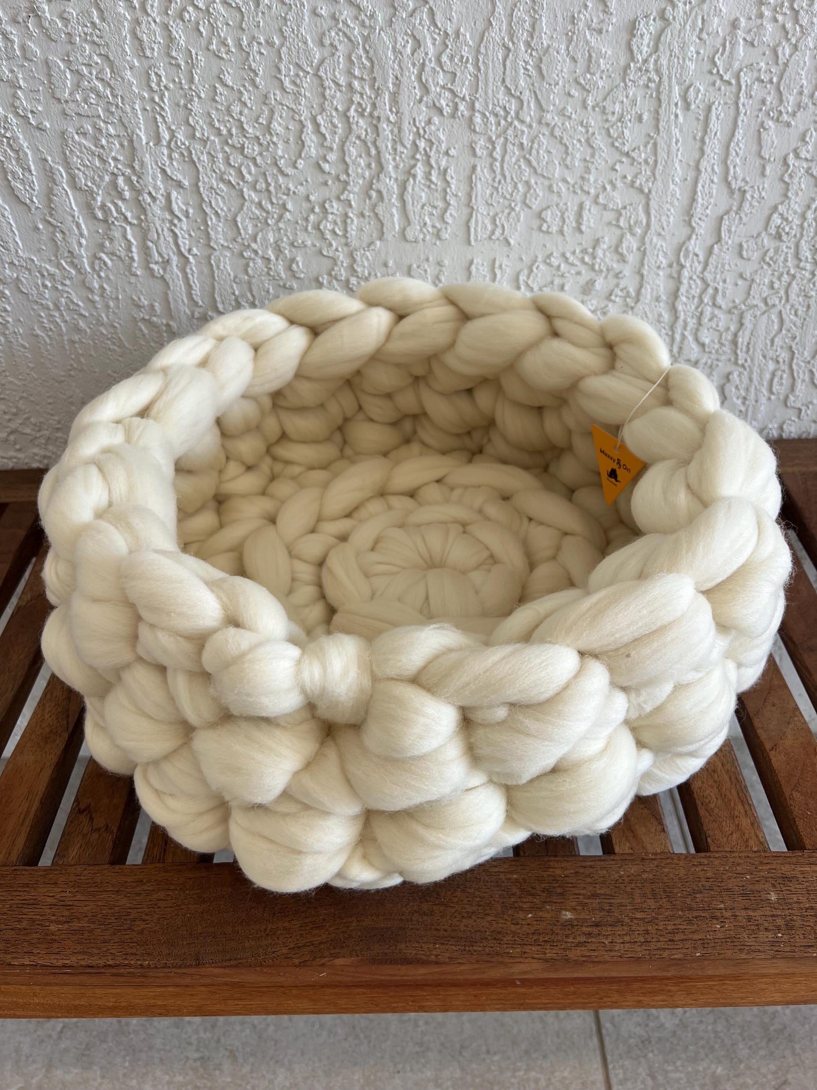 Fury Stitch® Runde Merinowolle Katzenhöhle | Handgehäkeltes Orthopädisches Katzenbett