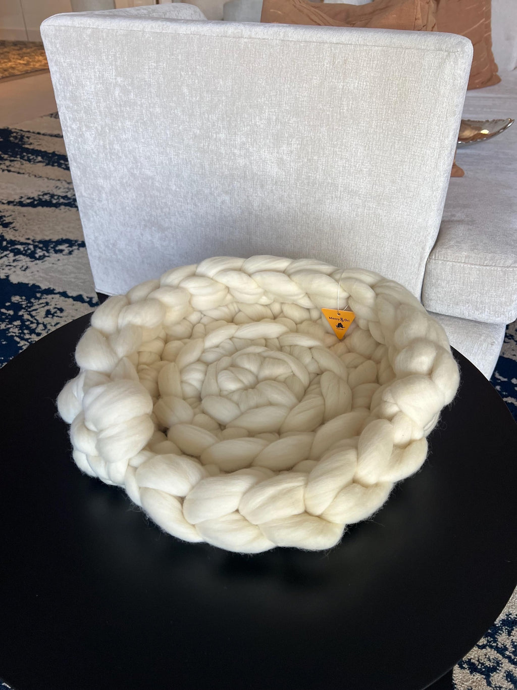 Fury Stitch® Merino-Kätzchenbett aus 100% Merinowolle | Handgehäkeltes Katzenkörbchen