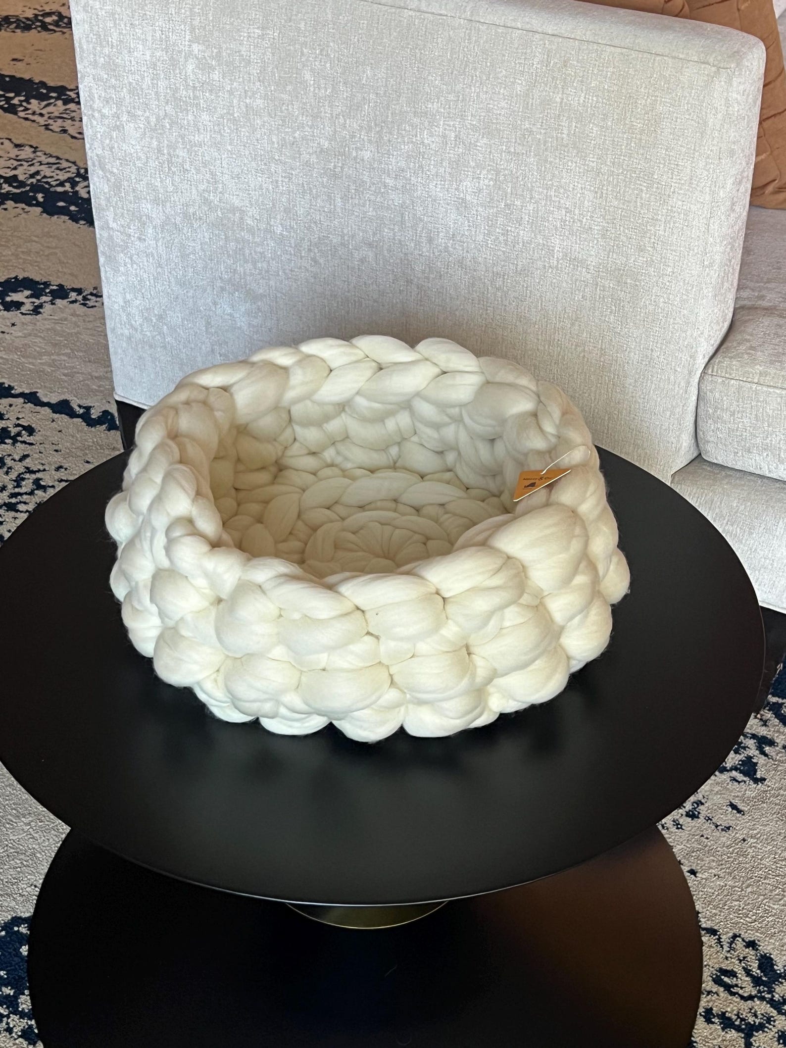 Fury Stitch® Runde Merinowolle Katzenhöhle | Handgehäkeltes Orthopädisches Katzenbett